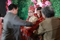 Menteri Pertahanan Prabowo Subianto menghadiri acara pernikahan Fritz Hutapea, putra Hotman Paris Hutapea dengan Chen Giovanis. (Dok. Tim Media Prabowo Subianto)