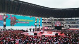 Calon presiden nomor urut 2 Prabowo Subianto tampil di HUT Partai Solidaritas Indonesia (PSI) ke-9 di Stadion Jatidiri, Semarang. (Dok. Tim Media Prabowo-Gibran)