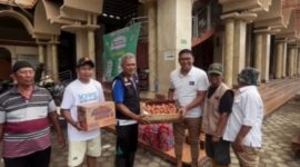 Ketua DPD Partai Gerindra Jawa Tengah, Sudaryono meninjau dan memberikan bantuan di beberapa lokasi banjir Jateng, salah satunya Genuk Indah, Semarang. (Instagram.com/@sudaru_sudaryono)