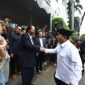 Ketua Umum Partai NasDem Surya Paloh memberikan selamat secara langsung kepada Prabowo Subianto. (Dok. Tim Meida Prabowo)