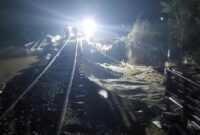 Kondisi jalur rel kereta api KM 32+5/7 antara Stasiun Gubug-Stasiun Karangjati di Desa Papanrejo, Kecamatan Gubug, Kabupaten Grobogan, Jawa Tengah. (Dok. BPBD Kabupaten Grobogan)