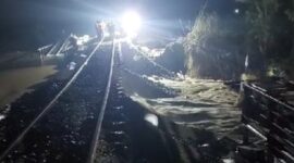 Kondisi jalur rel kereta api KM 32+5/7 antara Stasiun Gubug-Stasiun Karangjati di Desa Papanrejo, Kecamatan Gubug, Kabupaten Grobogan, Jawa Tengah. (Dok. BPBD Kabupaten Grobogan)