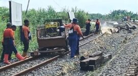 Rel Kebanjiran di Kabupaten Grobogan. (Instagram.com @kai121_)