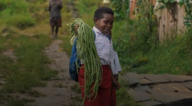 Warga Distrik Homeyo Papua Tengah menyambut bahagia program Makan Bergizi Gratis (MBG) yang diinisiasi oleh Presiden RI Prabowo Subianto. (Dok. Tim Media Prabowo)