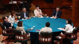 Presiden Prabowo mengundang 7 jurnalis kawakan untuk berbincang on the record di perpustakaan pribadinya. Instagram.com @Prabowo)