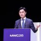 Eric Yang, President of Huawei Carrier Business, delivering a keynote speech